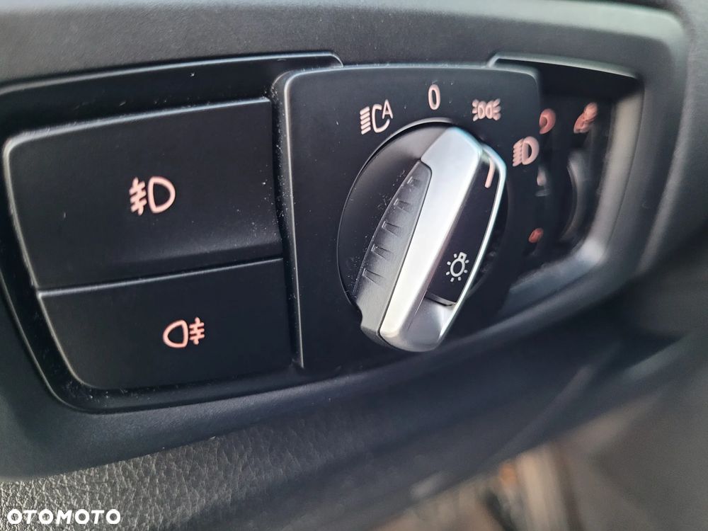 BMW Seria 2 218d Advantage - 22