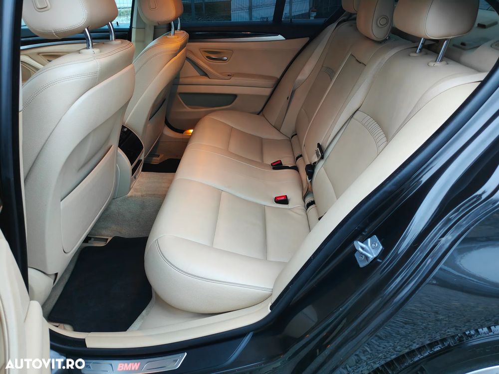 BMW Seria 5 520d Aut. Luxury Line - 13