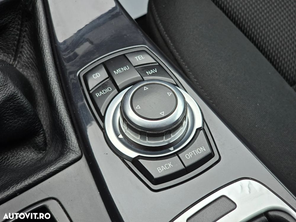 BMW Seria 5 520d - 28