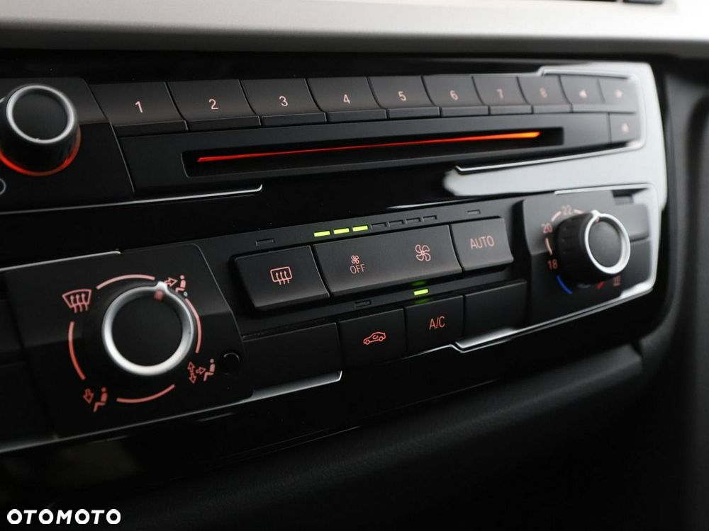 BMW Seria 3 318d Advantage - 27