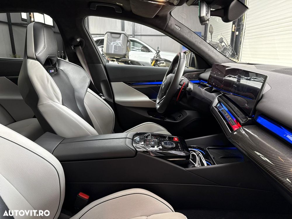 BMW M5 xDrive AT PHEV - 38