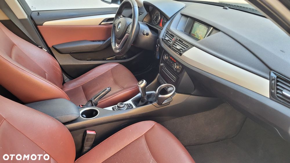 BMW X1 xDrive18d - 12
