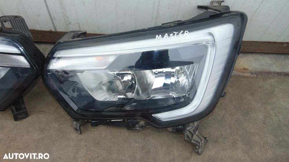 Faruri stanga/dreapta Renault Master 4 an 2022 cod 260607867R - 6