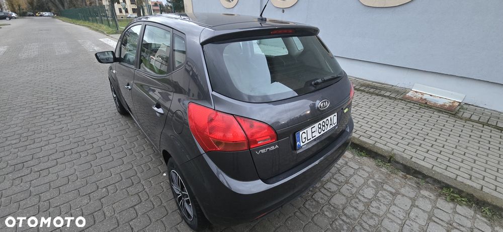 Kia Venga 1.4 CRDi 90 Business Line - 4