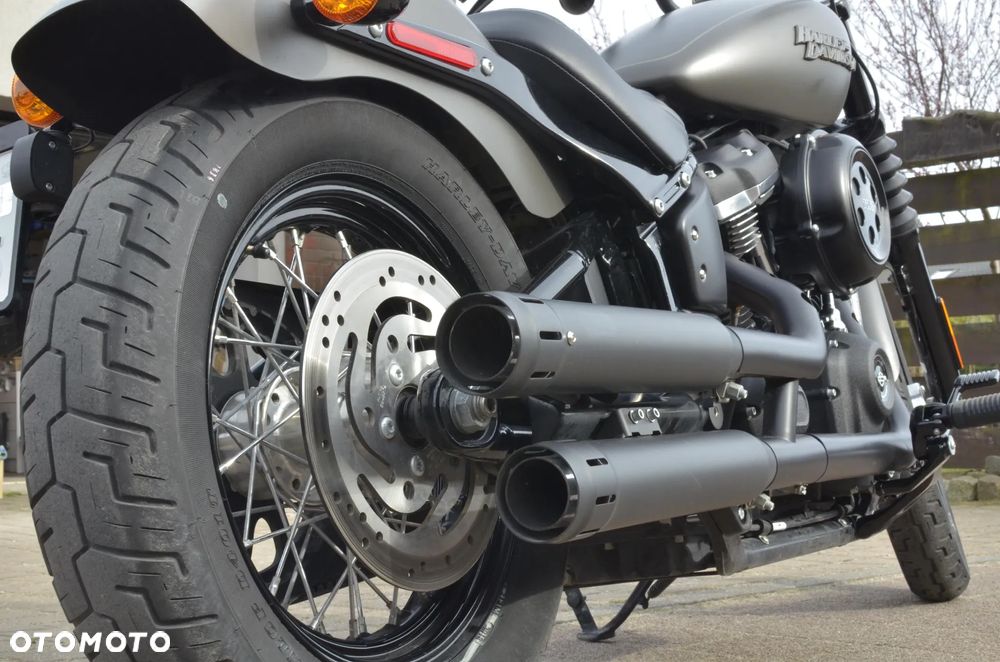 Harley-Davidson Softail Street Bob - 15