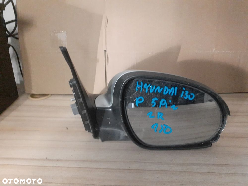 # LUSTERKO PRAWE HYUNDAI I30 5PIN 2R - 2