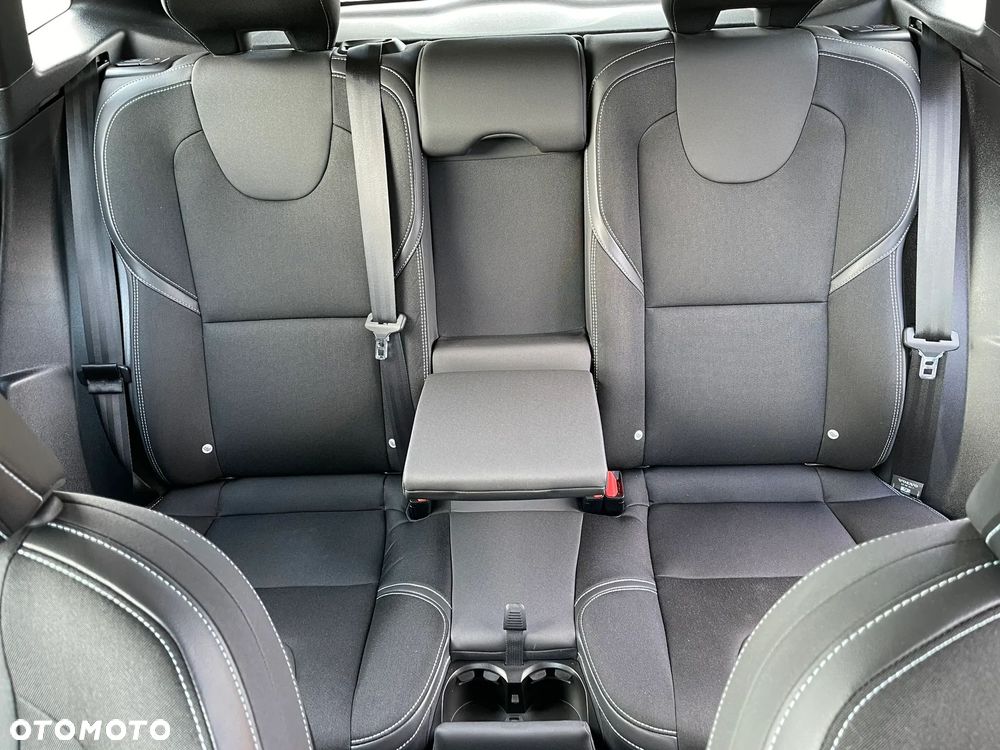 Volvo V40 T2 Drive-E Momentum - 25