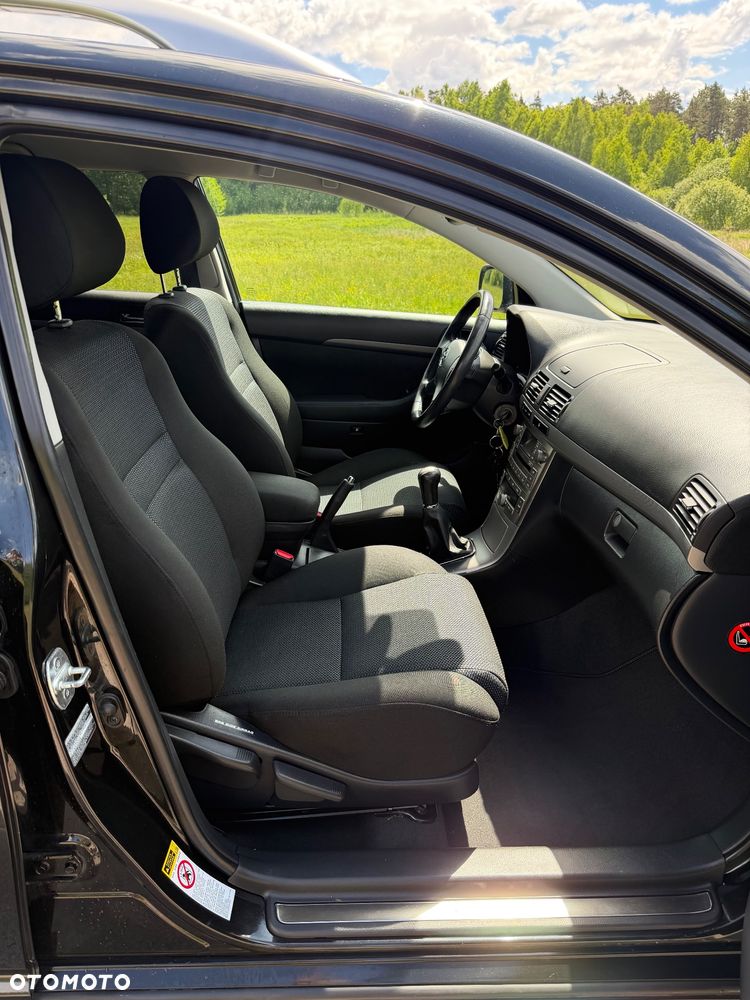 Toyota Avensis 1.8 VVT-i Edition - 24