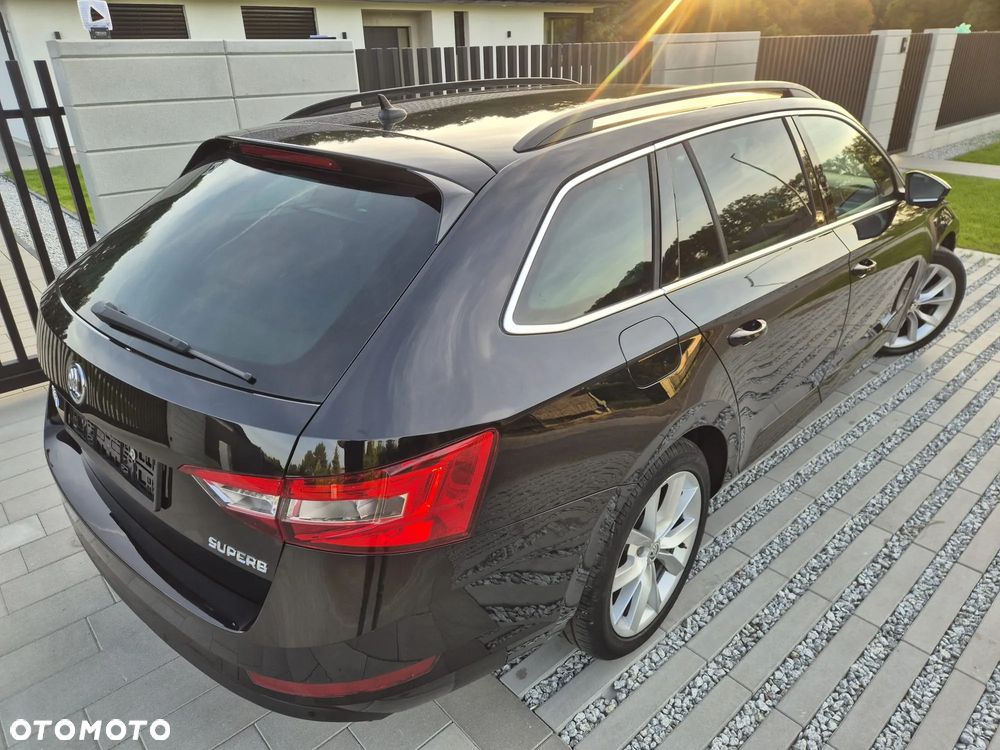Skoda Superb 2.0 TDI Premium Edition - 16