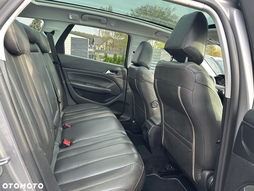 Peugeot 308 1.6 BlueHDi Allure S&S - 15