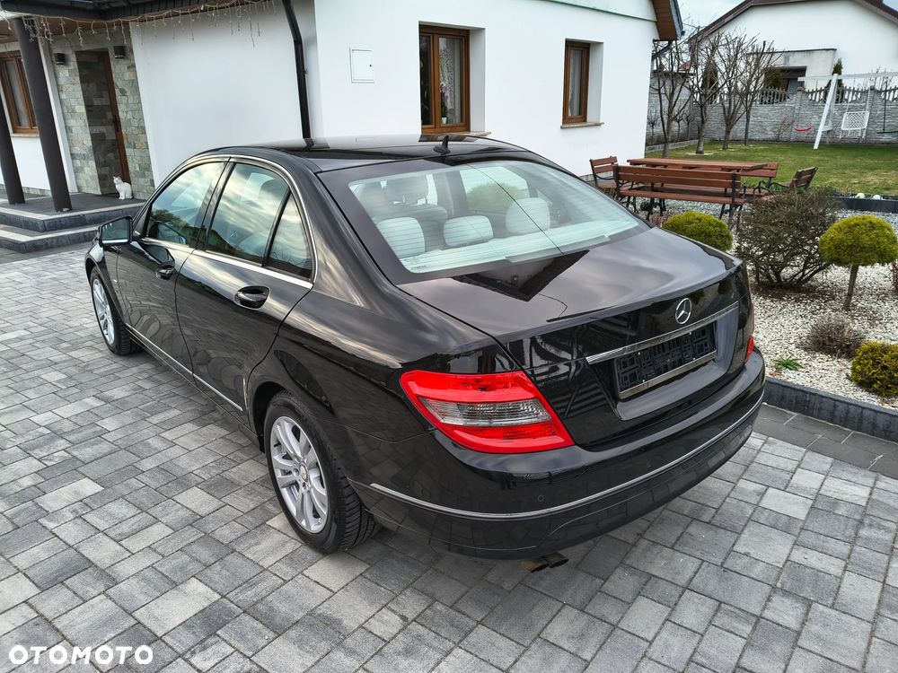 Mercedes-Benz Klasa C 180 Kompressor BlueEFFICIENCY Avantgarde - 35