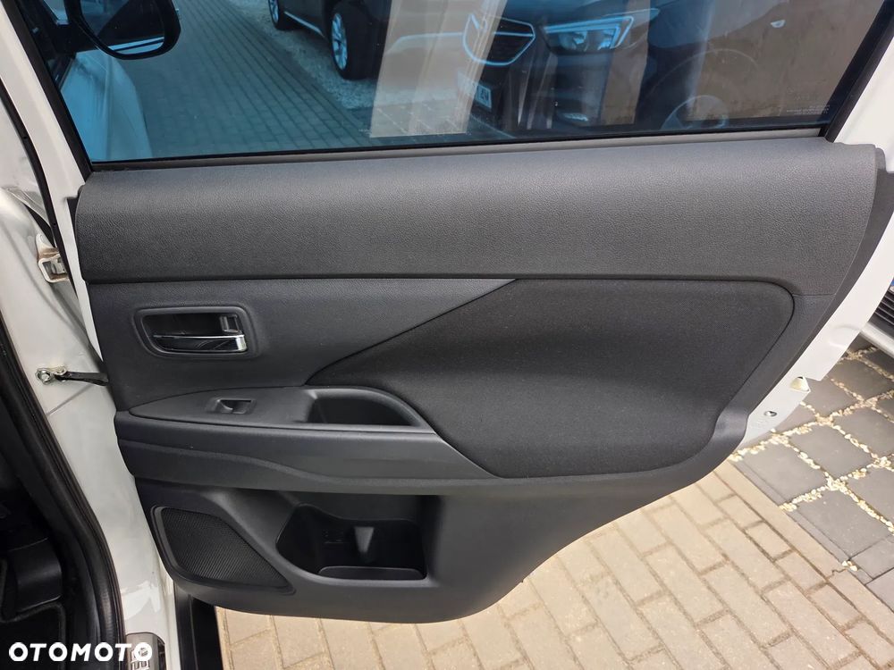Mitsubishi Outlander 2.0 City Style 2WD - 13