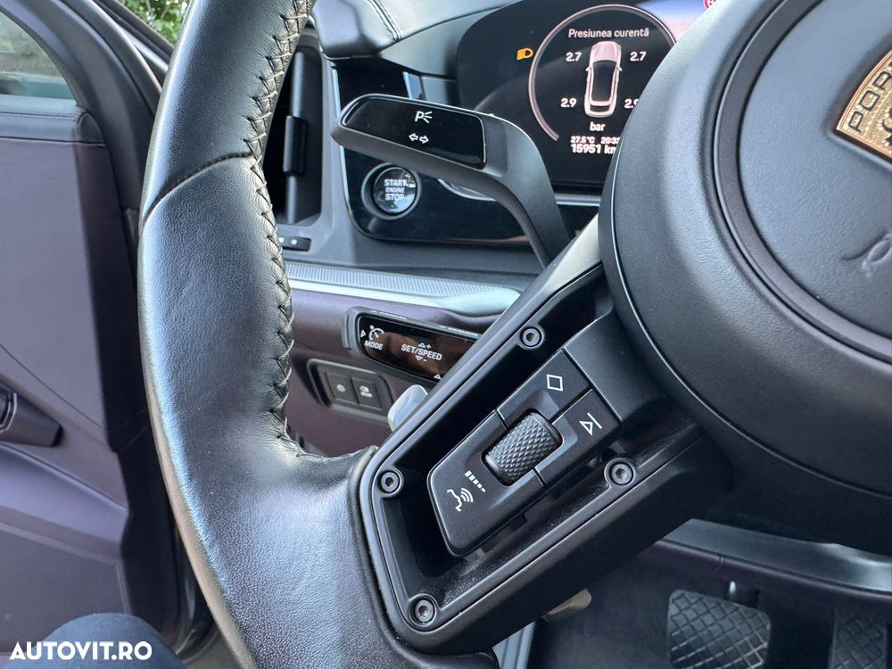 Porsche Cayenne Coupe E-Hybrid - 15