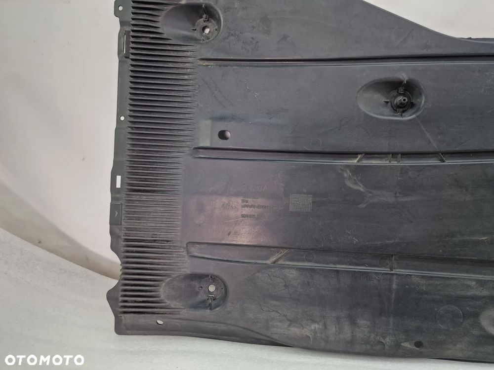 SKODA OCTAVIA 3 III / VW SPORTSVAN LEWA / PRAWA OSŁONA PODWOZIA , NR 5Q0825202S / 5Q0825201S , NR AUKCJI NSŁ294 - 8