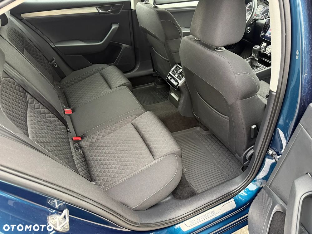 Skoda Superb 2.0 TDI SCR Ambition - 16