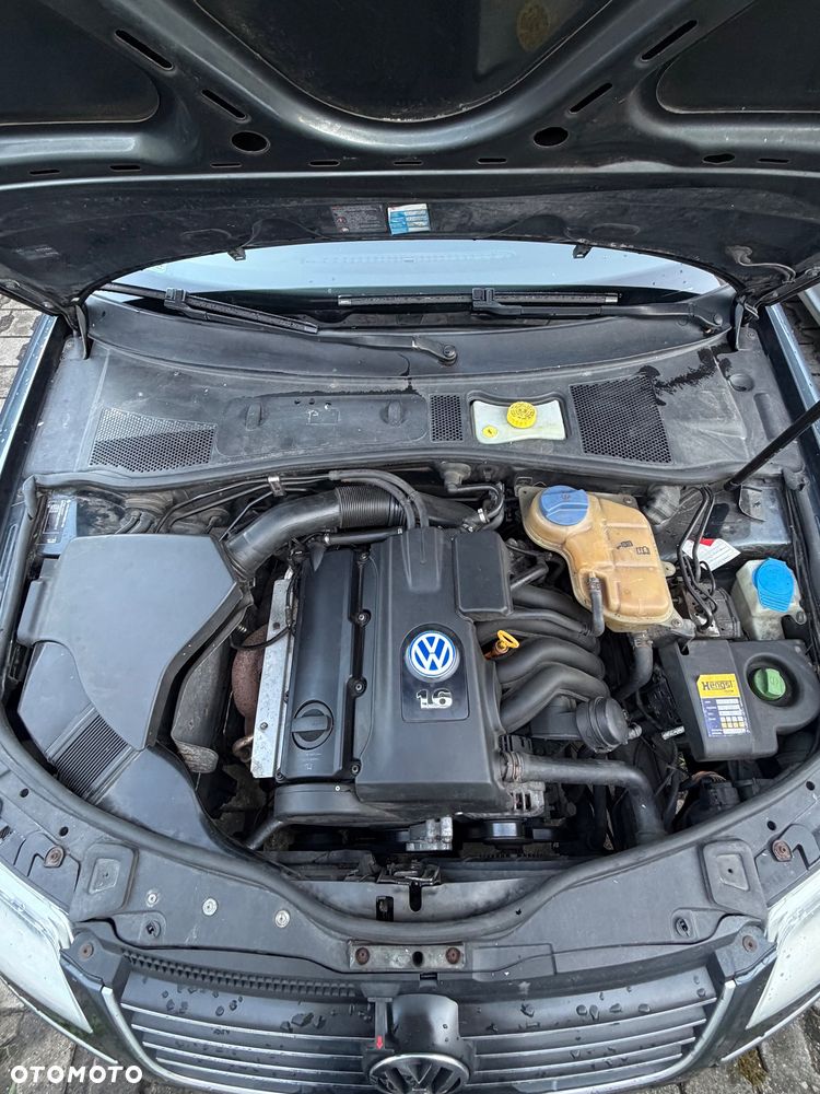 Volkswagen Passat 1.6 Basis - 10