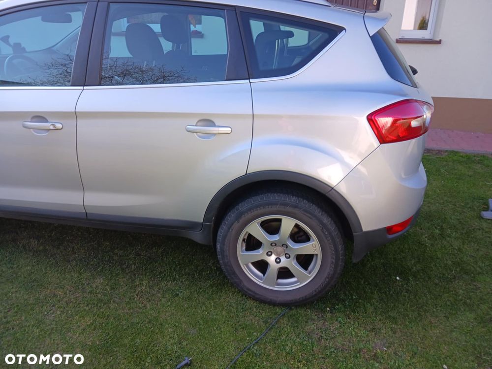 Ford Kuga - 4