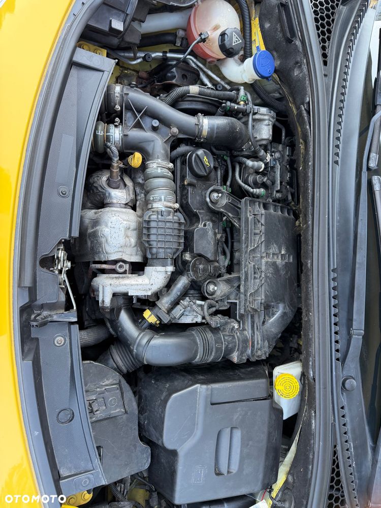 Citroën DS3 HDi 90 FAP SoChic - 32