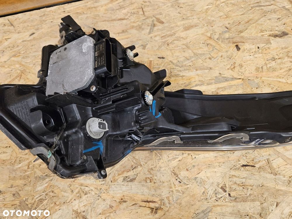TOYOTA PRIUS IV 16-18 LAMPA PRAWA PRZEDNIA PRZÓD FULL LED UK - 10