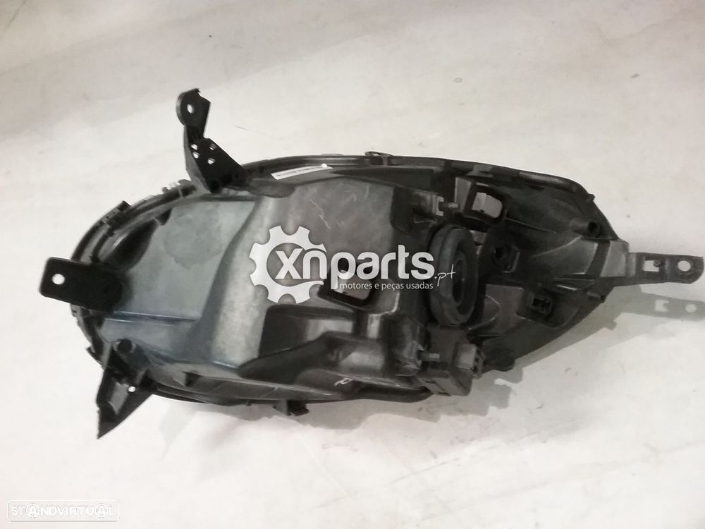 Farol Frente Dto NISSAN MICRA III 2002 - 2010 Usado - 2