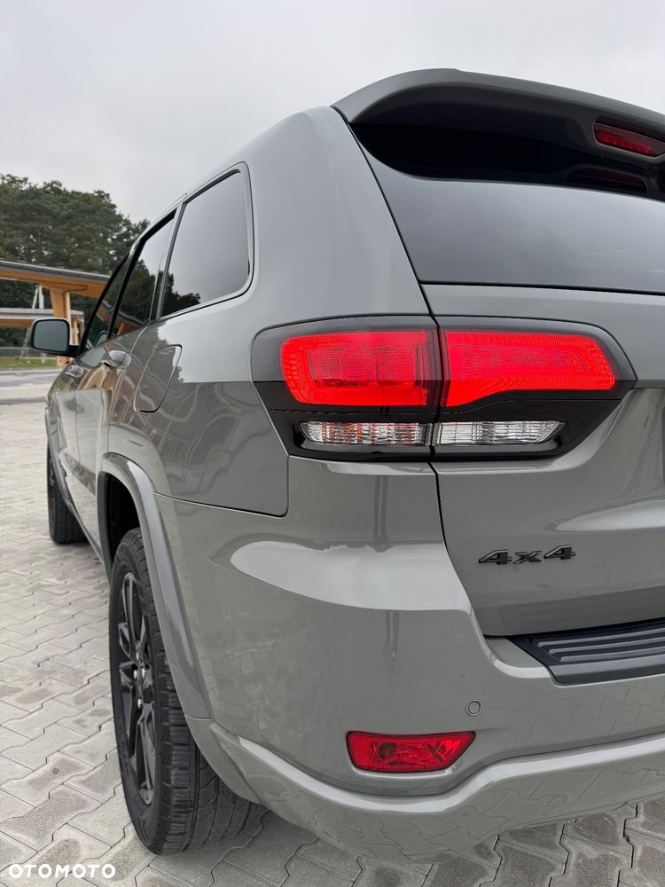 Jeep Grand Cherokee - 13