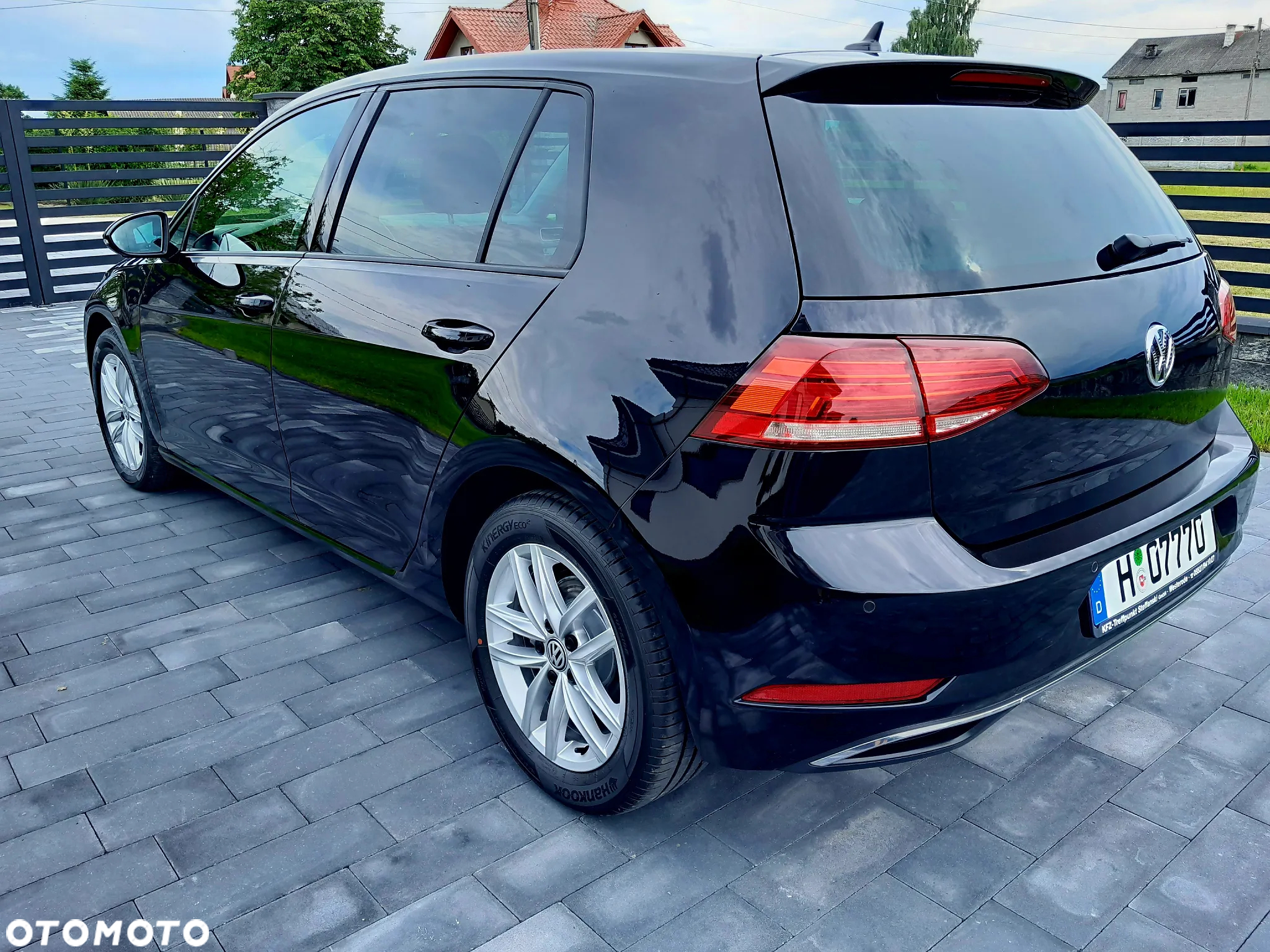 Volkswagen Golf 2.0 BlueTDI DSG Highline - 10