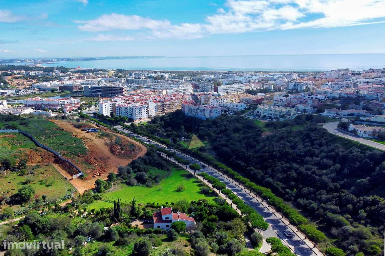 Terreno para construção de prédio multifamiliar em Lagos - Grande imagem: 3/16