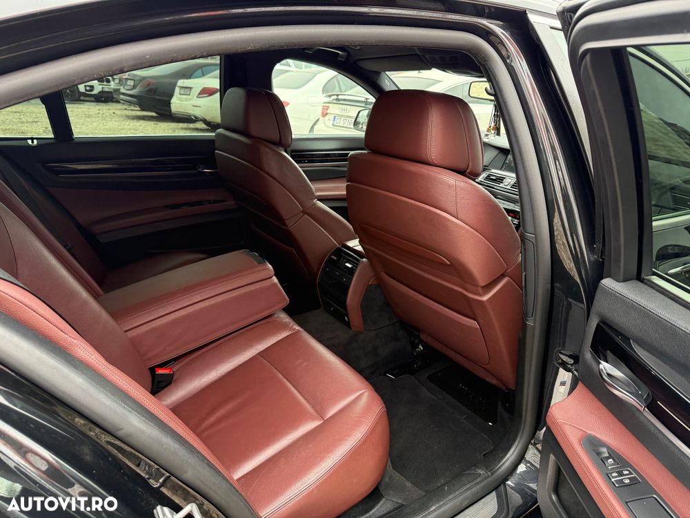 BMW Seria 7 740d xDrive Edition Exclusive - 28