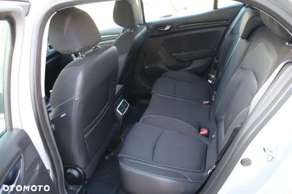 Renault Megane 1.6 SCe Limited - 22