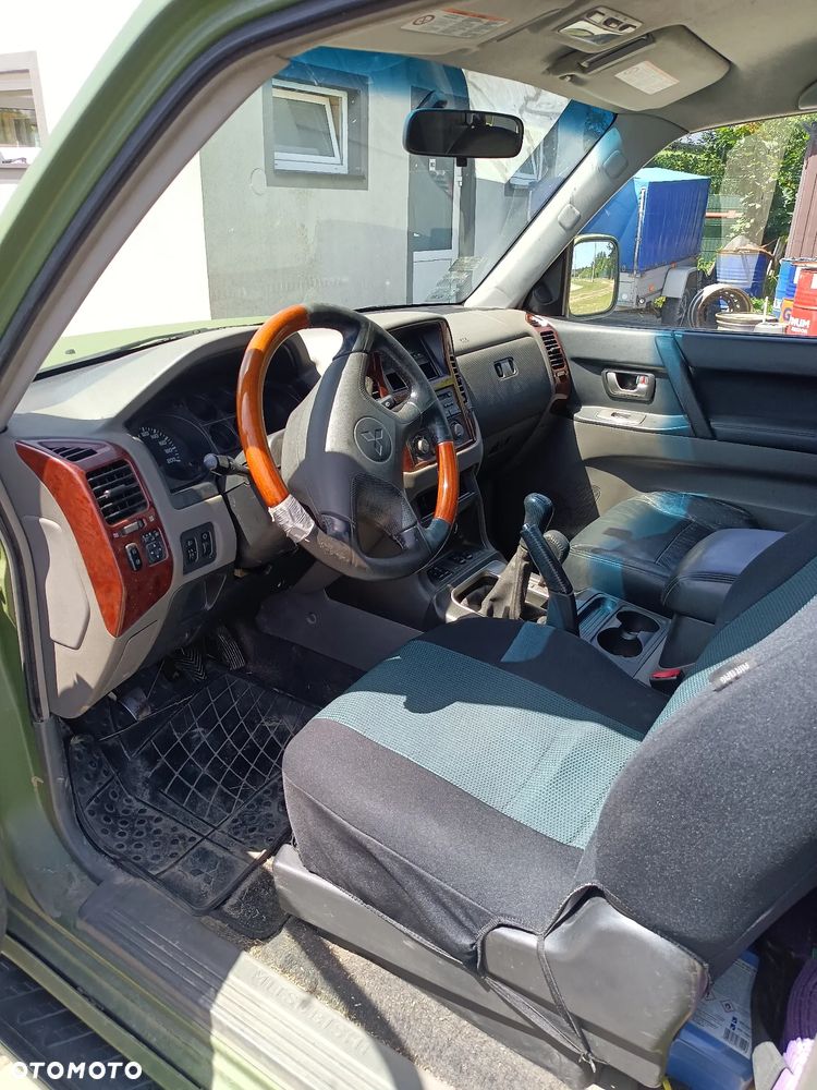 Mitsubishi Pajero - 5