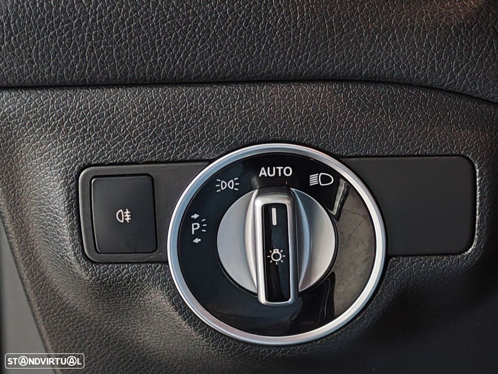 Mercedes-Benz CLA 180 d AMG Line - 32