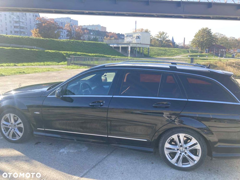 Mercedes-Benz Klasa C 180 CGI BlueEff Avantgarde - 5