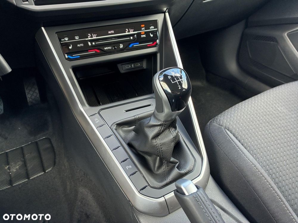Volkswagen Polo - 24