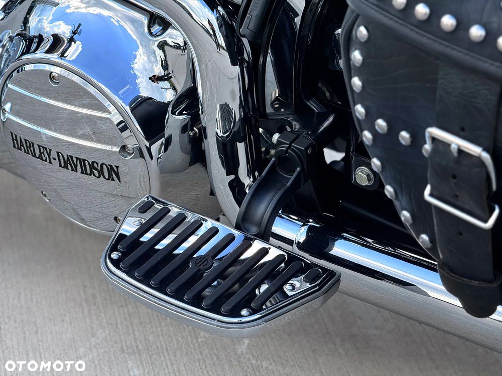 Harley-Davidson Softail Heritage Classic - 37