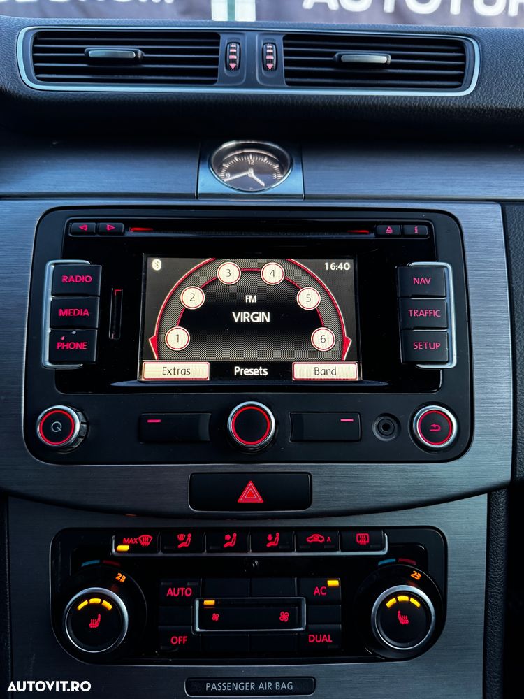 Volkswagen Passat Variant 2.0 TDI 4Motion DSG BlueMotion Tech Comfortline - 19