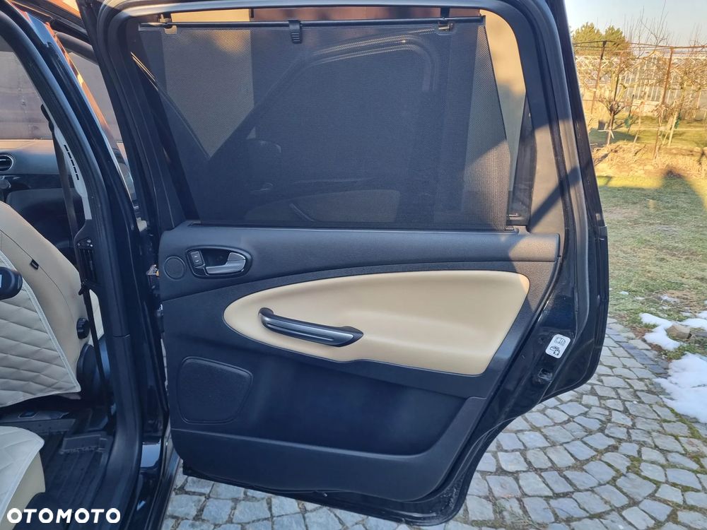 Ford S-Max - 26