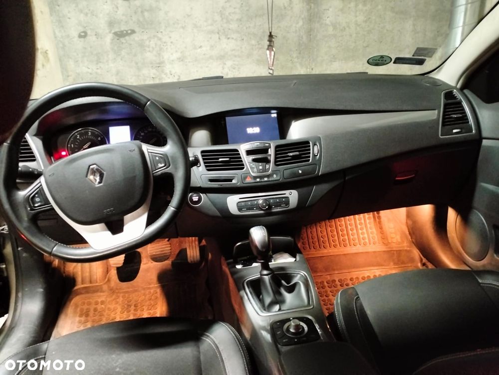 Renault Laguna 2.0 dCi Black Edition - 13