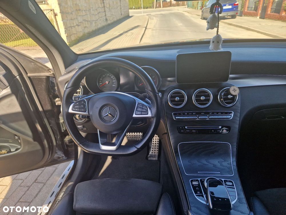 Mercedes-Benz GLC - 12