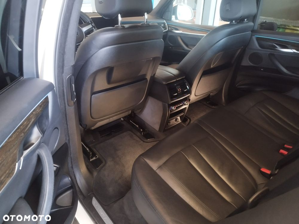 BMW X5 xDrive35i - 11