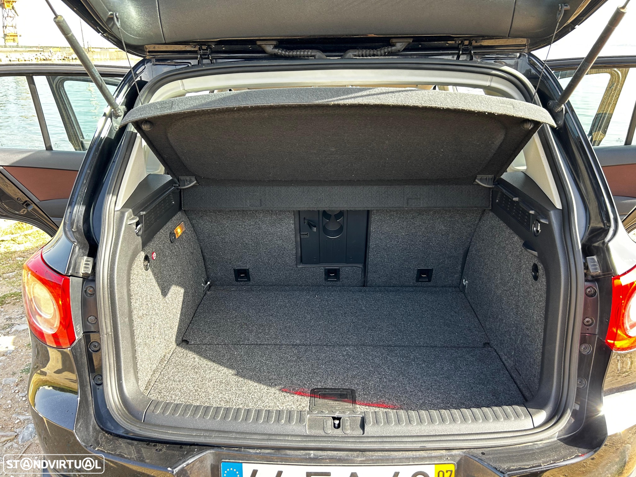 VW Tiguan 2.0 TDI Sport 4Motion - 18