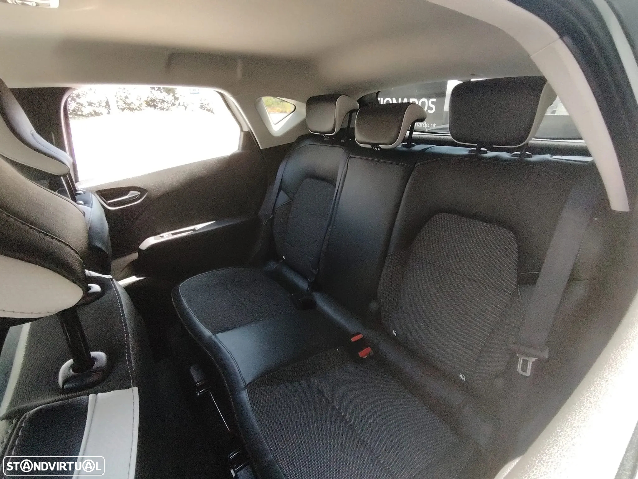 Renault Captur 1.0 TCe Techno Bi-Fuel - 21