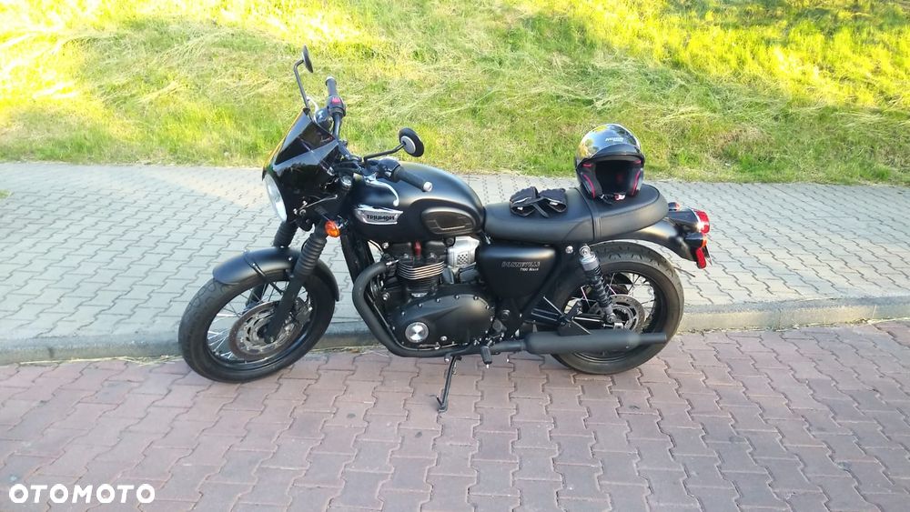 Triumph Bonneville - 16