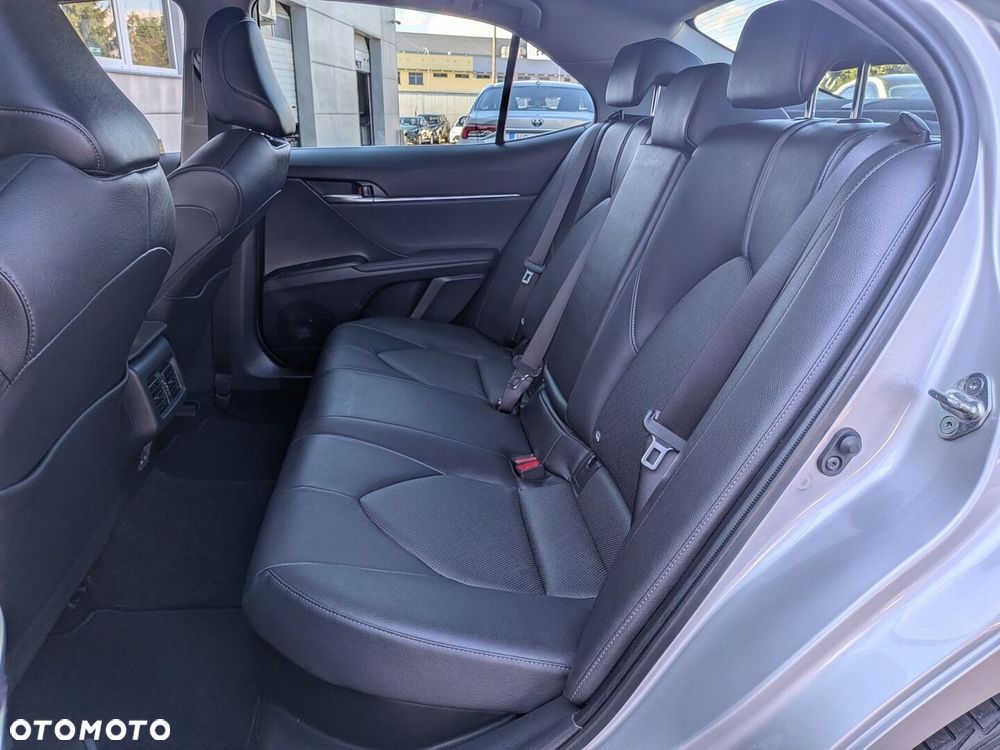 Toyota Camry 2.5 Hybrid Comfort CVT - 25
