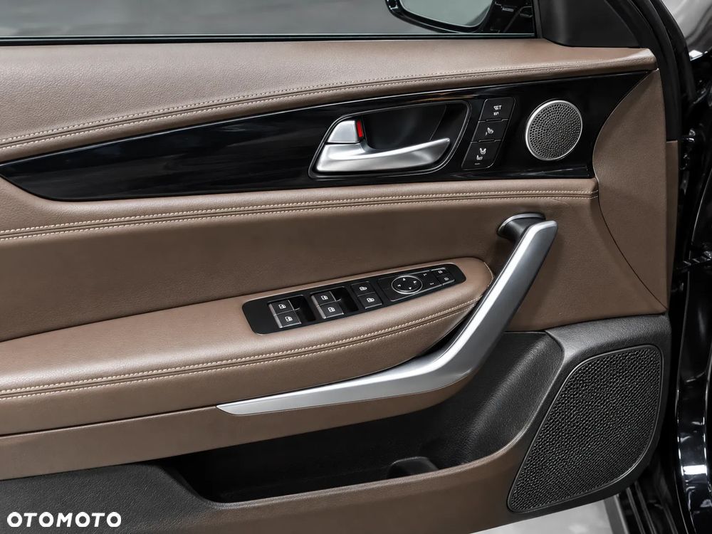 Kia Stinger - 11