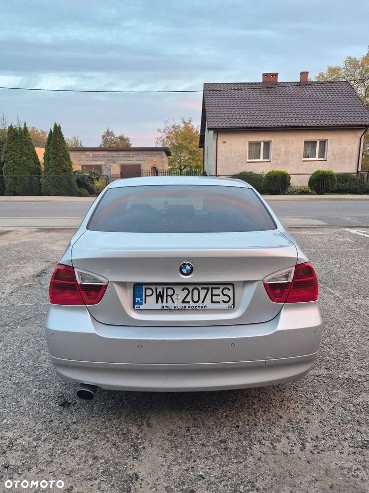 BMW Seria 3 318i - 8