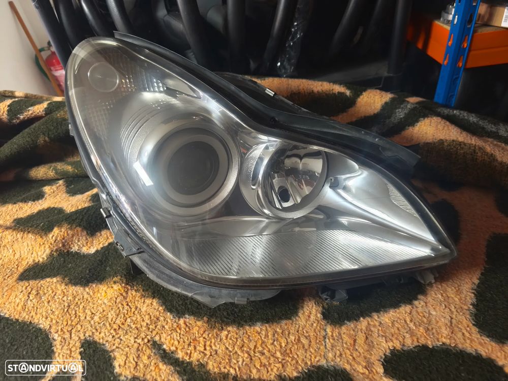 Farol direito bi-xenon direcional CLS W219