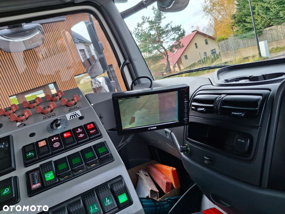Mercedes-Benz Atego 1524 Zamiatarka BUCHER CityFant 60 2 Silniki Tylna Oś Na Poduszkach Zamiatarka Uliczna Sprzątanie Zamiatanie - 25