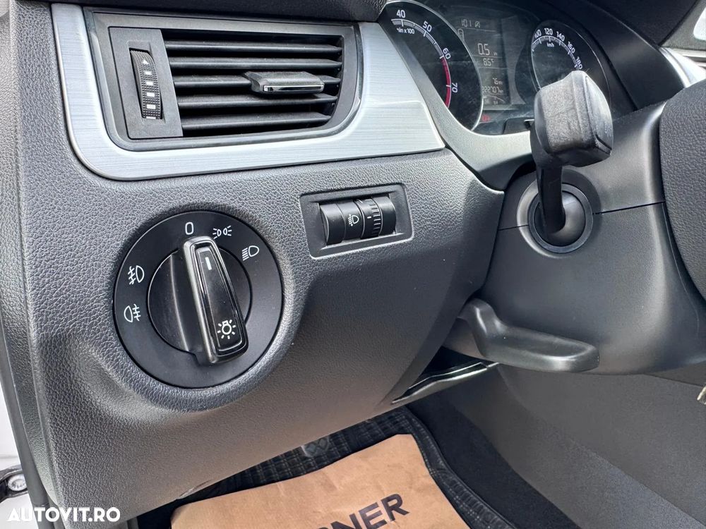 Skoda RAPID 1.0 TSI Ambition - 21