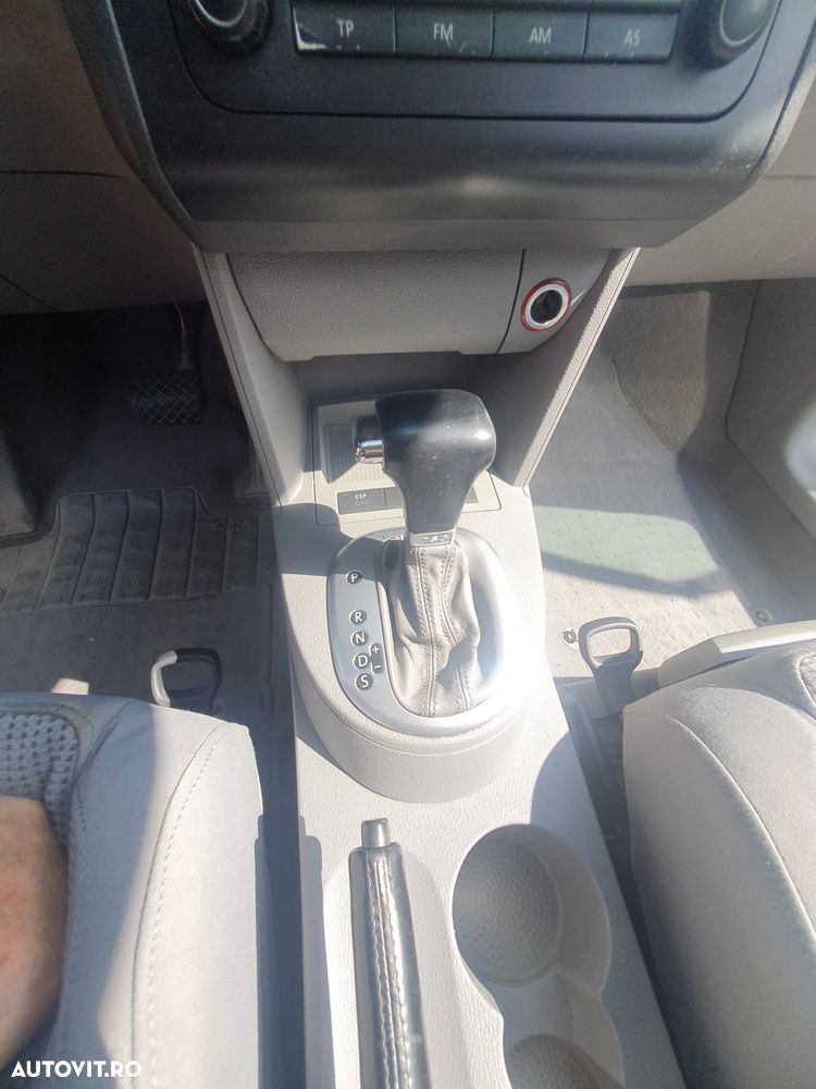 Volkswagen Touran - 38