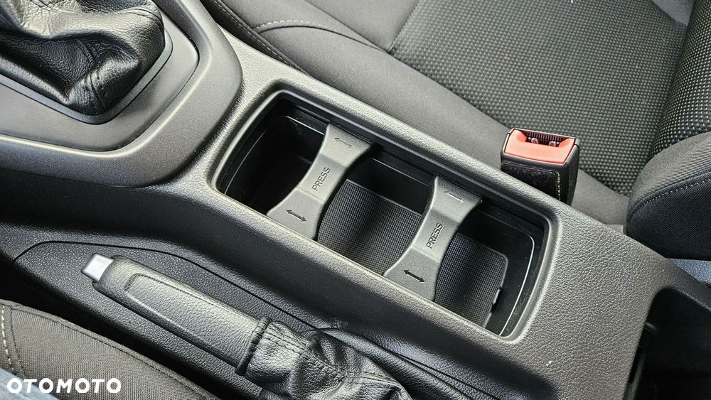 Ford Focus - 25